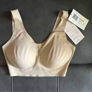NWT True Body Boost V Neck Bra Tan